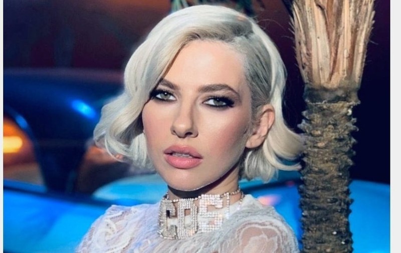 Lidia Buble, în brațele unui bărbat misterios la un an de la despărțirea de Răzvan Simion. Cum s-au pozat cei doi