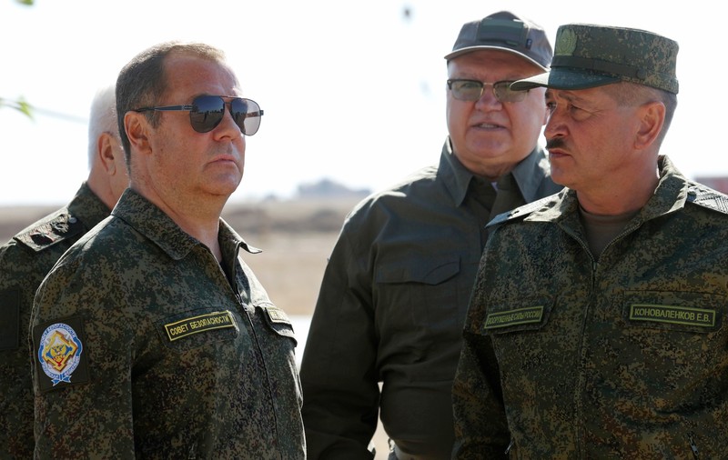 "Vor fi distruși fără milă". Medvedev amenință că soldații britanici riscă să devină "ţinte legitime" dacă vor oferi instrucție în Ucraina. Reacția Londrei