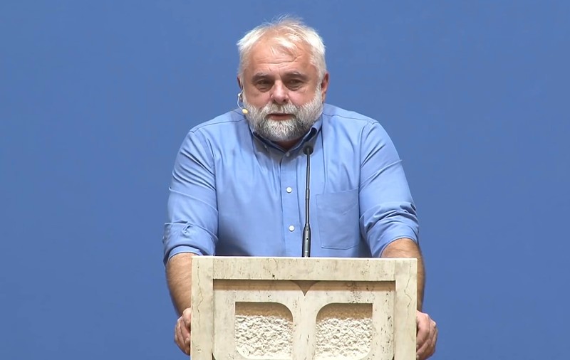Ce spune un pastor din Transilvania că i-a făcut unei fete de 12 ani, care îi pusese înghețată în teniși: „Am apucat-o de gât, am strâns-o și am ridicat-o în sus. Eu pentru tine sunt moartea”
