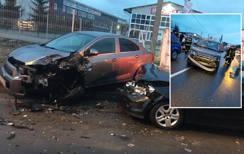 12 mașini parcate au fost distruse de un tânăr după o ceartă cu iubita, în Brașov. Șoferul, dat jos de la volan de martori