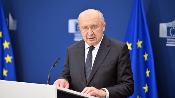 Eurocomisarul pentru apărare Andrius Kubilius Sursa foto: Profimedia