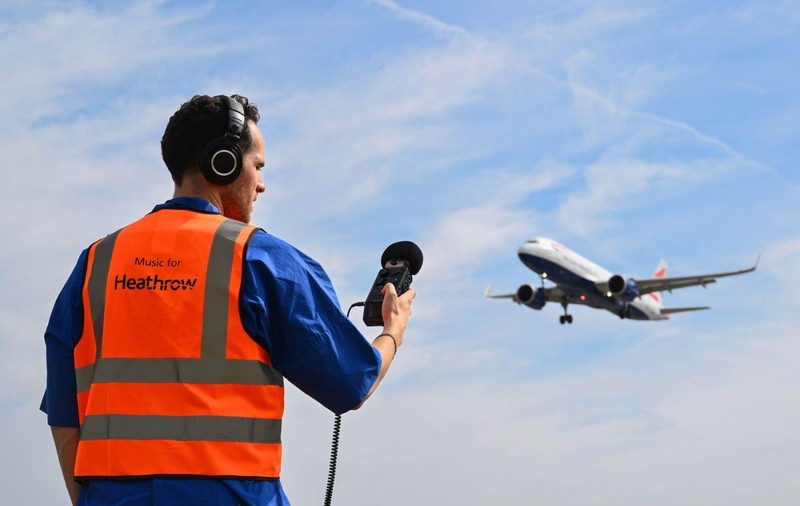 Haos pe aeroporturile din Marea Britanie: o „problemă” a controlului traficului aerian a anulat mai multe zboruri