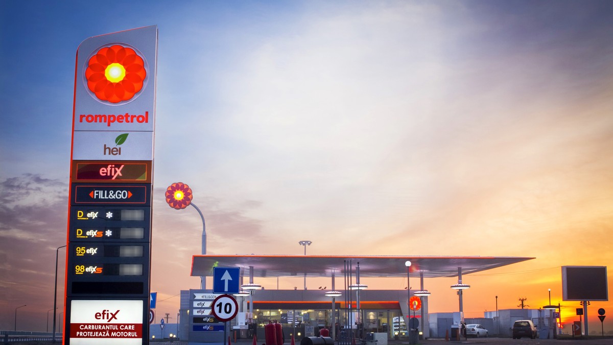 CEFC a făcut o ofertă de 2 miliarde de dolari pentru compania care deține Pro TV. CEFC deține lanțul de penzinării Rompetrol și rafinăriile Petromidia Năvodari și Vega Ploiești. Benzinărie Rompetrol