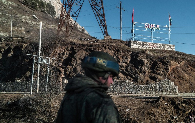 Confruntări armate intense la granița dintre Armenia și Azerbaidjan. Erevanul anunță 49 de morți și cere ajutorul Rusiei