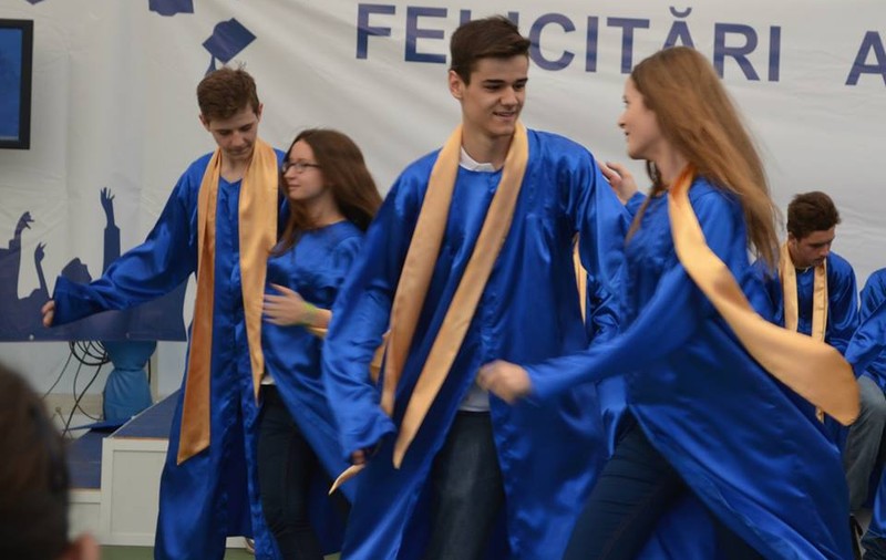 Dan Bittman și-a condus fiul cel mare la liceu