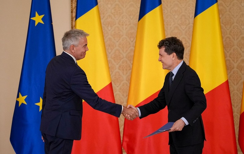 Guvernul Bolojan îi roagă pe șefii companiilor de stat care câștigă peste Nicușor Dan să renunțe la bani. Anastasiu: „Unii au contracte betonate”