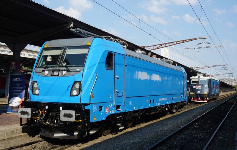 Prima locomotivă electrică achiziționată de CFR în ultimii 15 ani a atins 200 km/oră. Va circula și prin Brașov