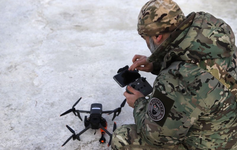 Rușii au dezvoltat un sistem de control al unui „roi” de drone cu o singură telecomandă