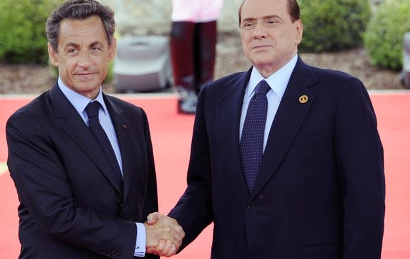 Berlusconi îl face praf pe Sarkozy: "Aroganţa lui, îi depăşeşte inteligenţa"