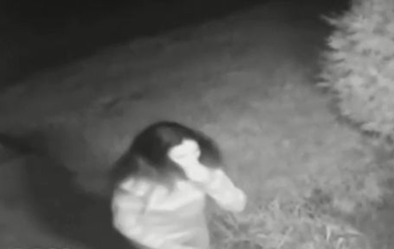 VIDEO | Momentul în care o elevă răpită și ținută într-un container timp de nouă luni s-a întors acasă