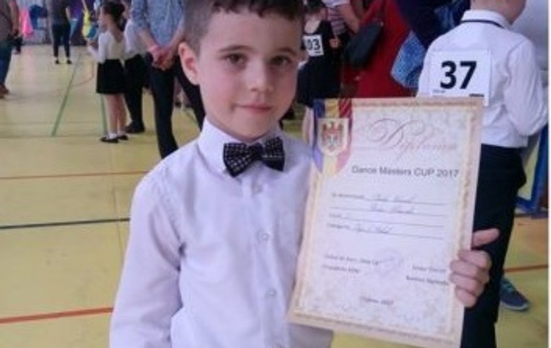 Băiețelul-fenomen din Republica Moldova. A găsit 6 greșeli de logică într-o singură poză din Abecedar. Ce mesaj are pentru Ministerul Educației