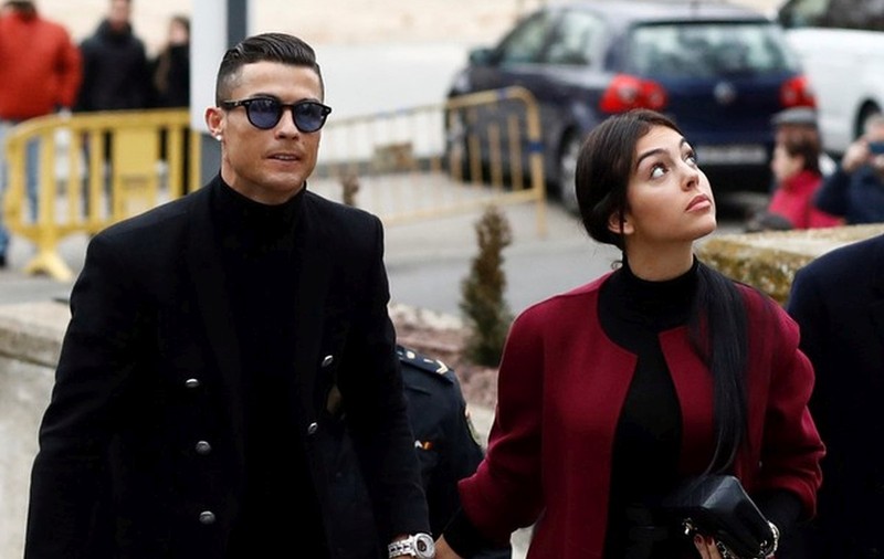 Cristiano Ronaldo a anunțat că unul dintre gemenii săi a murit la naștere