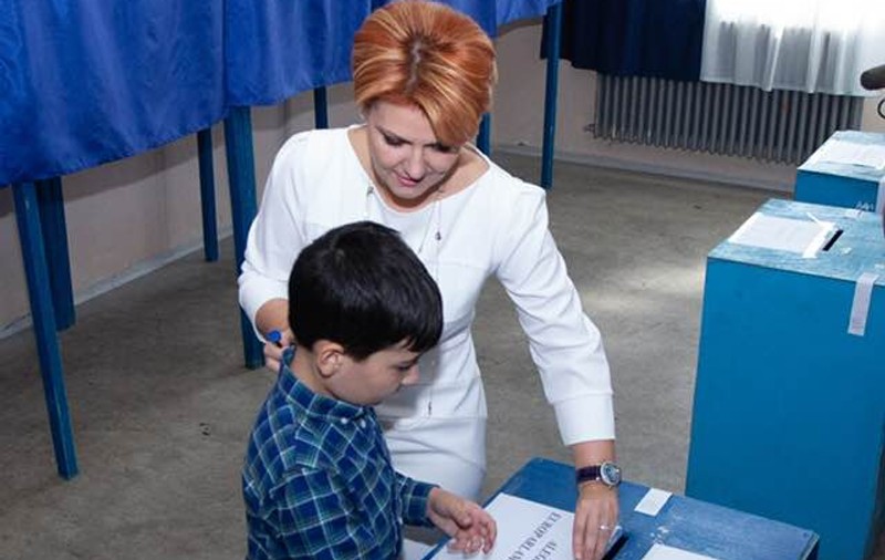 Lia Olguţa Vasilescu a votat doar la alegerile europarlamentare, refuzând buletinele pentru referendum