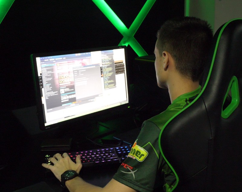 VIDEO/ Vicecampionii mondiali la Counter Strike sunt români! Totul despre viața dublă a gamerilor