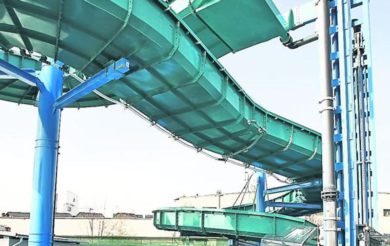 Un tobogan nou- nouţ  este atracţia celui mai mare parc de distracţii din Bucureşti