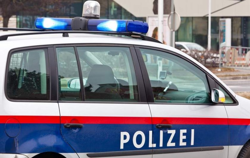 Un român a fost arestat în Germania după ce și-a atacat fosta nevastă cu o șurubelniță