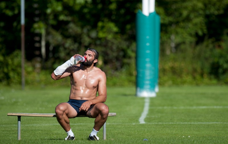 Culmea sportului: să te accidentezi la meciul de retragere! I s-a întâmplat unui ”greu”