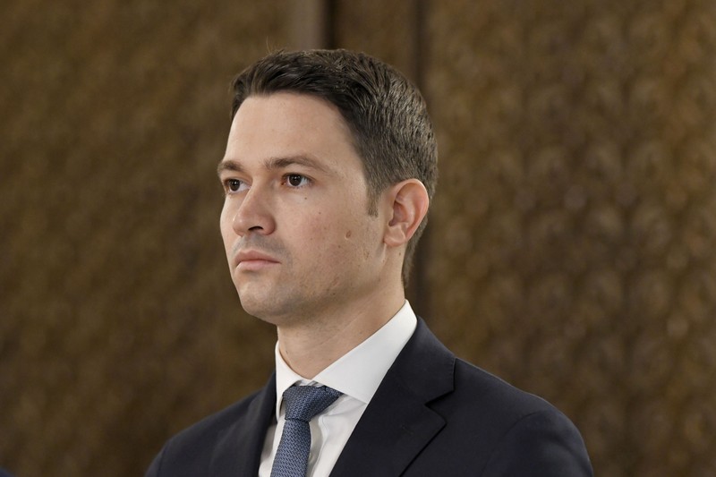 Robert Sighiartau, deputat PNL, ia parte la declaratiile de presa ale membrilor delegatiei Partidului National Liberal (PNL), la finalul consultarilor politice initiate de presedintele Klaus Iohannis pentru formarea unui nou guvern, ca urmare a demiterii cabinetului Dancila, vineri 11 octombrie 2019, la Palatul Cotroceni. ANDREEA ALEXANDRU / MEDIAFAX FOTO