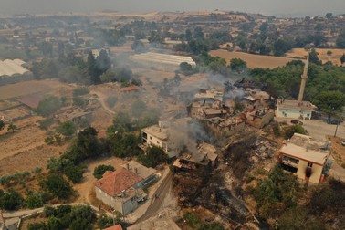 Imagine surprinsă cu o dronă arată amploarea dezastrului din Manavgat, aflat în apropiere de Antalya | Foto: Hepta