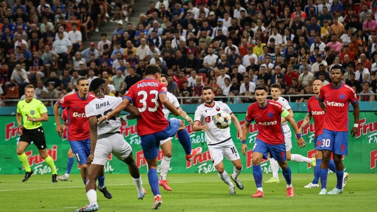Fază din timpul partidei FCSB - Shkendija, 30 iulie 2025