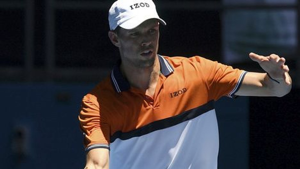 Jucătorul de tenis Mike Bryan, amendat cu 10.000 de dolari pentru că a mimat că împușcă un arbitru de linie
