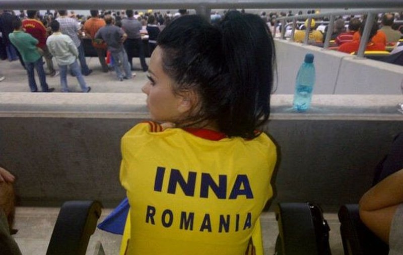 Inna le răspunde lui Răzvan şi Dani: "Voi eraţi în căutarea asistentei dacă nu aţi văzut că publicul m-a primit bine" 