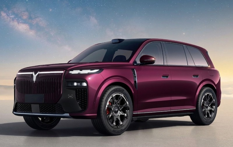 Chinezii au clonat Rolls-Royce Cullinan și au lansat o sufragerie pe roți la un preț de zece ori mai mic. Modelul a primit 20.000 de comenzi în 20 de ore