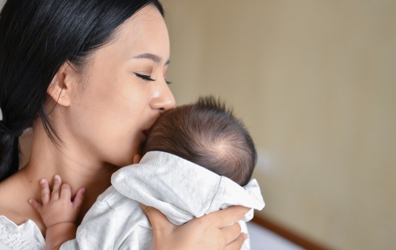 O tânără mamă și-a numit fiul nou-născut după șeful ei, în loc să îi dea un prenume tradițional din familia soțului