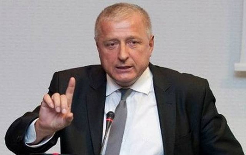 ”Scriitori” la DNA: deputatul Adam, eliberat după denunțuri. Chiuariu are voie să plece din țară