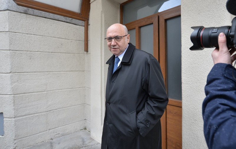 Medicul Irinel Popescu, trimis în judecată pentru că ar fi încercat să dea șpagă 100.000 de euro procurorilor DNA