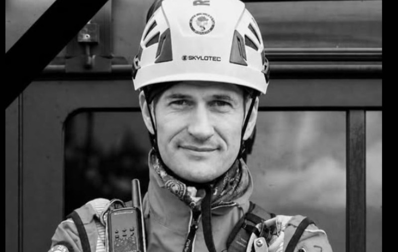 Bărbatul mort în avalanșa de pe Valea Coștilei era locotenent-colonel la ISU Braşov şi avea 35 de ani: „Un profesionist desăvârşit”