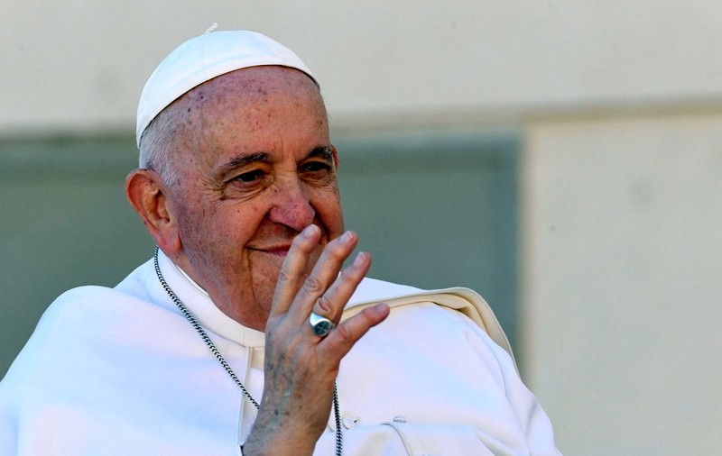 Vaticanul interzice tatuajele şi piercingurile pentru angajaţii de la Bazilica Sfântul Petru