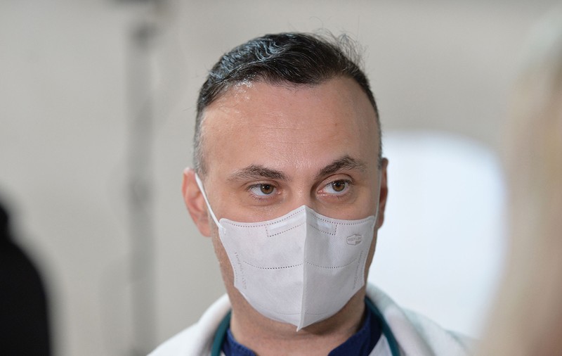 Numărul de cazuri COVID a crescut cu 60%, în ultima săptămână. Avertismentul medicului Adrian Marinescu legat de valul 4