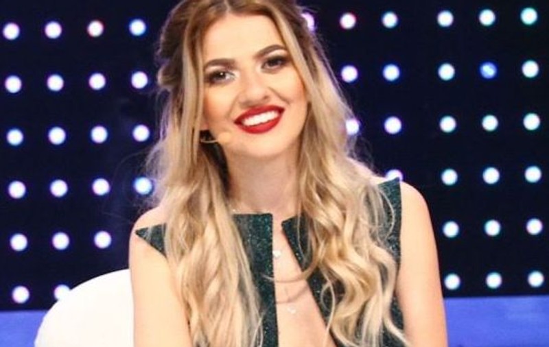 Sora Lidiei Buble s-a apucat de cântat. Diana și iubita lui Răzvan au scos prima piesă