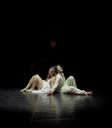 Giulia Cristescu în spectacolul Romeo și Julieta Post-scriptum. Foto: arhiva personală