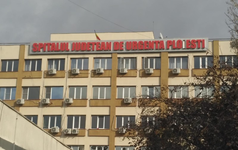 REPORTAJ: Același spital, secții răspândite în tot orașul. La Spitalul Județean Ploiești, pacienții sunt plimbați între secțiile unității, aflate la kilometri distanță unele de altele/ FOTO