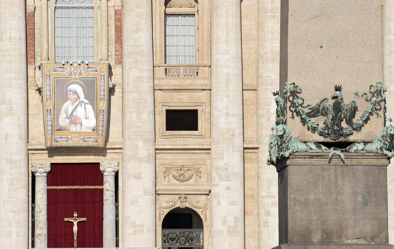 Zi istorică la Vatican! Maica Tereza a fost declarată sfântă de Papa Francisc | FOTO și VIDEO