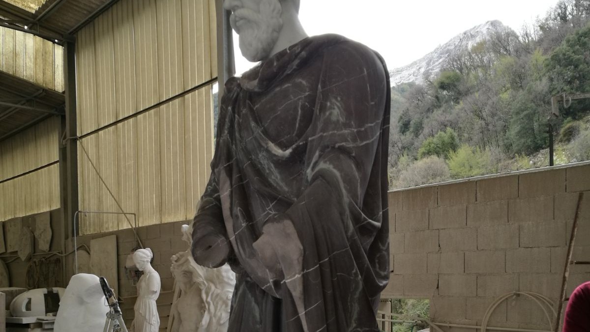 statuie de dac