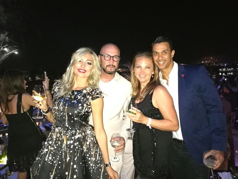 Soții Zenga au făcut Revelionul pe plajă. Cât de bine arată Raluca