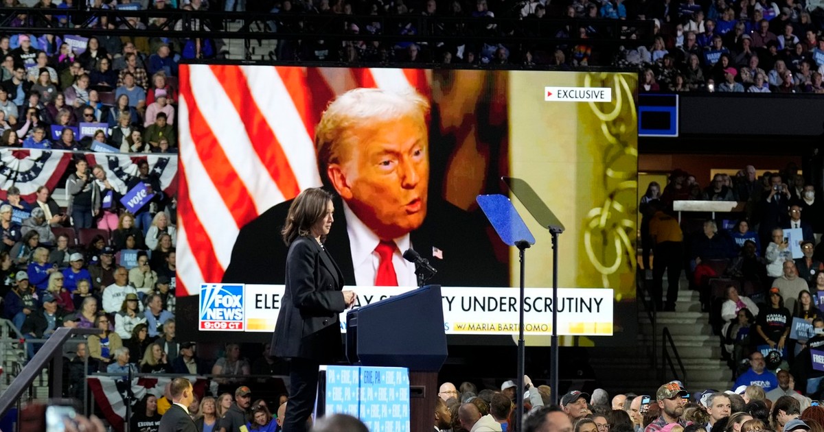Kamala Harris prezintă imagini cu Donald Trump în timp ce ține o retorică antimigranți Foto: Profimedia