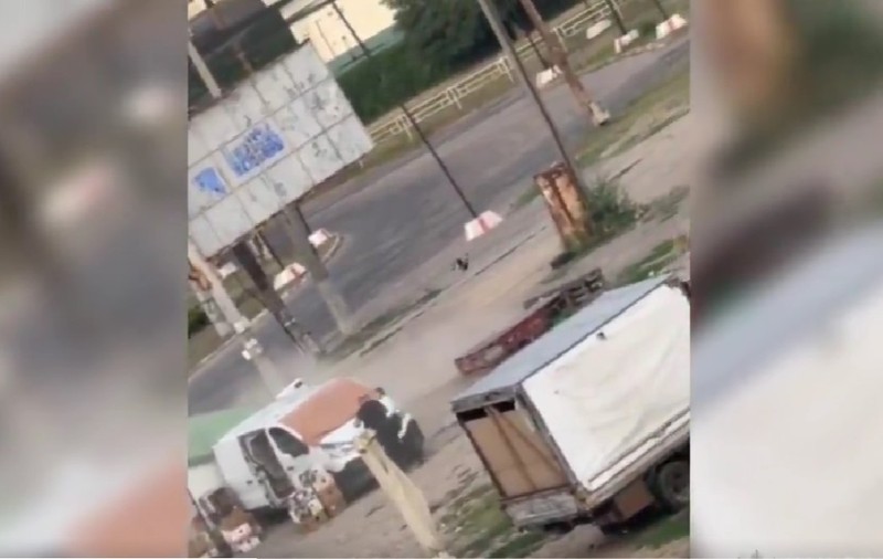 O dronă rusească a vânat un vânzător de legume în Herson, după care s-a năpustit în el. Ucraina denunță o crimă barbară