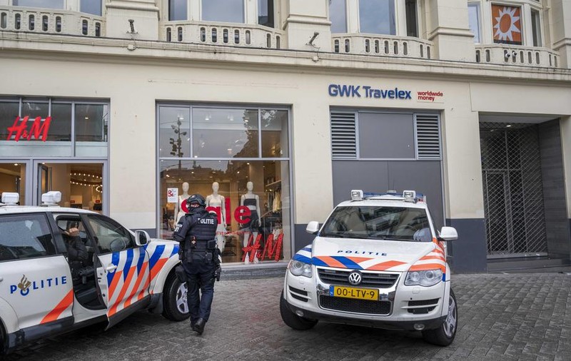 Britanic săltat în Olanda când lua masa, de polițiștii care l-au confundat cu șeful mafiei siciliene, căutat din 1993