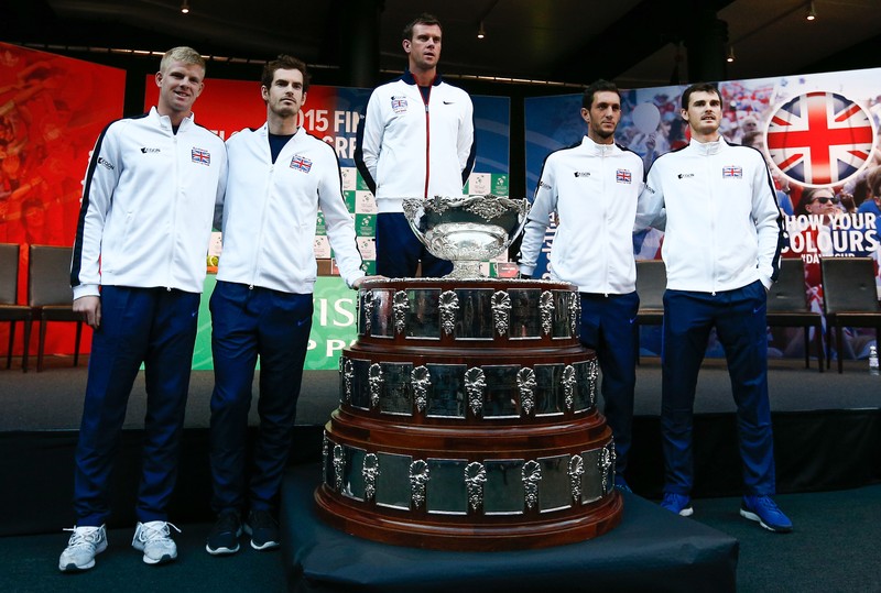epa05042723 Leon Smith (C), Andy Murray (2nd L), Kyle Edmund (L), James Ward , Leon Smith (C) and Jamie Murray (R) posing with the cup during the final draw the Davis Cup World Group between Belgium and Great Britain in Gent, Belgium, 26 November 2015. EPA/LAURENT DUBRULE