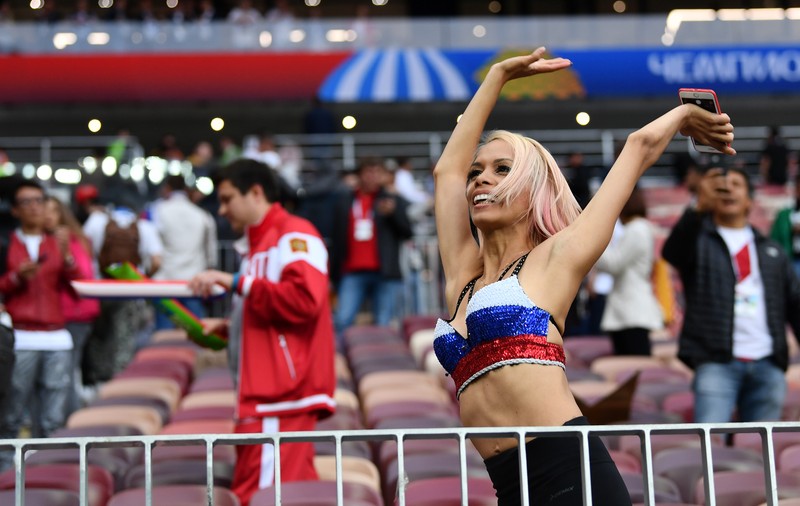 Bombe sexy, la meciul de deschidere de la Campionatul Mondial de fotbal Rusia 2018 / FOTO