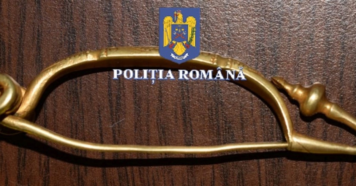 Brosa recuperata de Politia Română
