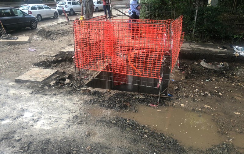 Un bărbat de 45 de ani din Galați a murit pe loc, după ce a căzut într-un canal neacoperit