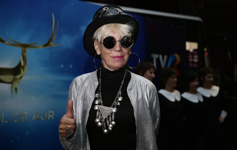 VIDEO/Silvia Dumitrescu, nonconformistă la 58 de ani. "Mă întâlnesc cu femei pe stradă și dacă n-am părul colorat, mă ceartă"