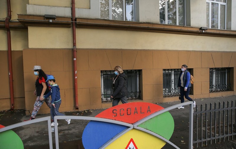 Nicușor Dan susține menținerea scenariului roșu pentru școlile din București