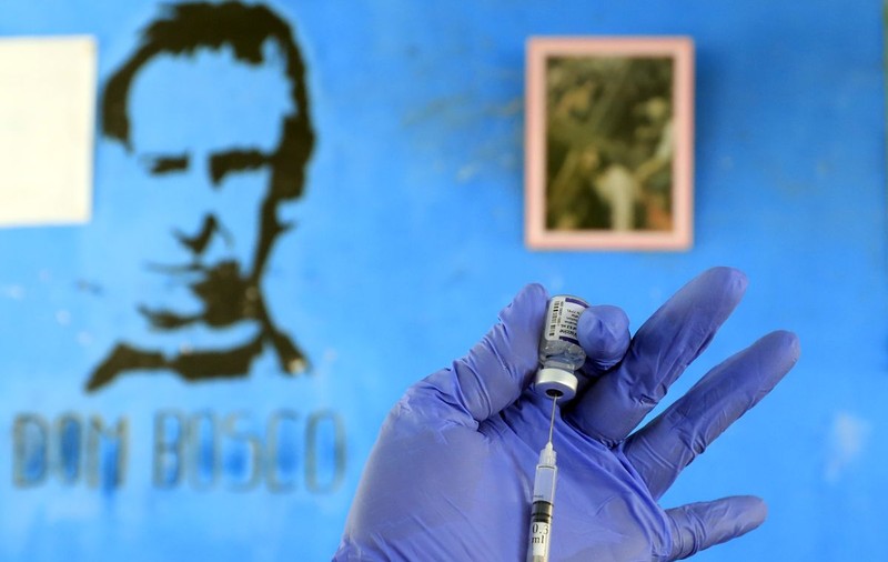 12 oportunități în 2022: un vaccin anti-COVID universal sau detensionarea conflictelor cu China și Rusia?