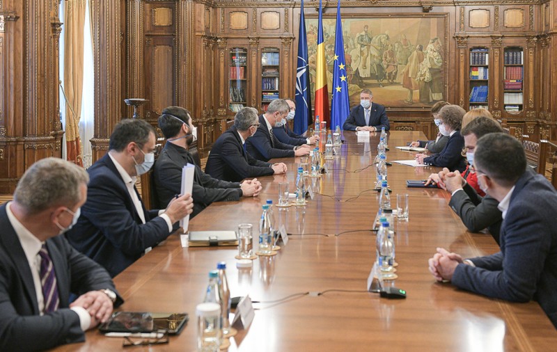 Klaus Iohannis, ședință cu premierul Florin Cîțu și șase miniștri la Palatul Cotroceni